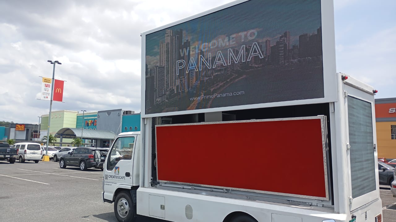 🚚 ¿Por qué la publicidad móvil funciona? La ciudad es tu lienzo